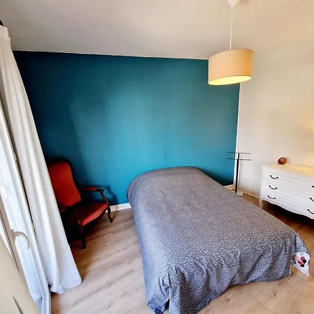 Apartment Traversant Avec Parking Gratuit Et Navette Gratuite A 2 Mn A Pied